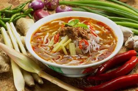  Assam Laksa – Rohkeasti Mausteista ja Silti Herkullisen Kermaista!