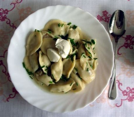  Udmurttilainen Pelmeni! Täydellinen yhdistelmä lämpimiä makuja ja täytellistä nautintoa!